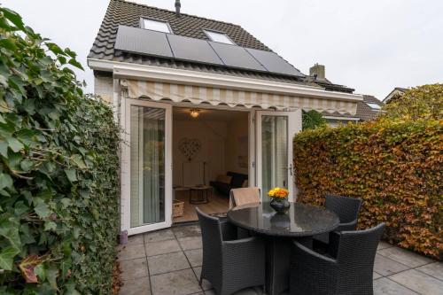 Hello Zeeland - JW Schuurmanstraat 116 in Domburg