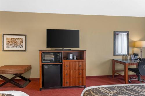 Best Western Plus Canyon Pines - image 9
