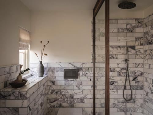 BULL Burford Room Type - The Apartment | Suite