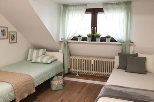 L21-Apartment Alsdorf, 3 Zimmer, 4 Betten, Standardisierte Ausstattung, ideal fur Reisende, Pendler, in 阿爾斯多夫