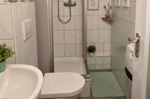 L21-Apartment Alsdorf, 3 Zimmer, 4 Betten, Standardisierte Ausstattung, ideal fur Reisende, Pendler, in 阿爾斯多夫