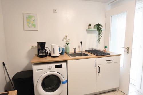 L21-Apartment Alsdorf, 3 Zimmer, 4 Betten, Standardisierte Ausstattung, ideal fur Reisende, Pendler, in 阿爾斯多夫