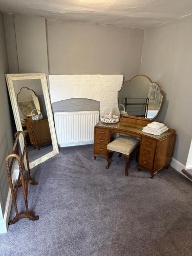 Abbey Farm Bed And Breakfast - image 13