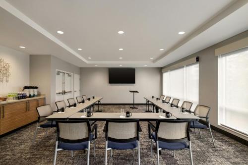 TownePlace Suites by Marriott Pittsburgh Harmarville - image 13