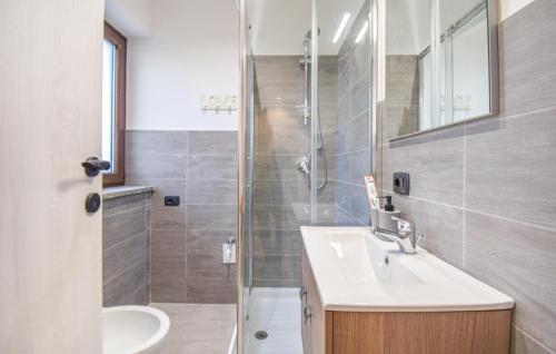 衛浴, Gorgeous Home In Civitavecchia in 奧雷利亞