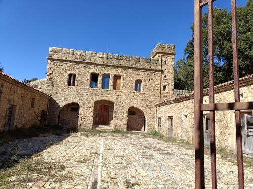 Skats, A Casuzza in Caronia (Sicily)