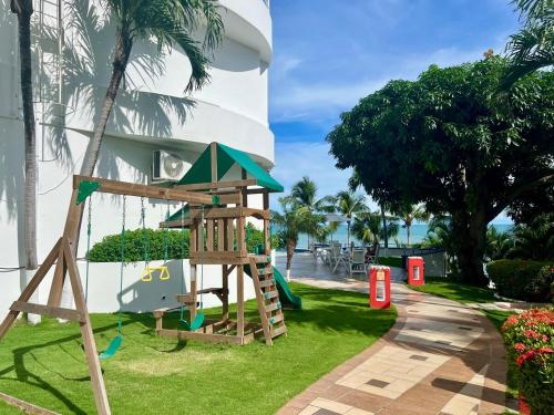 Encantador estudio frente al mar en Coronado Bay in Playa Coronado