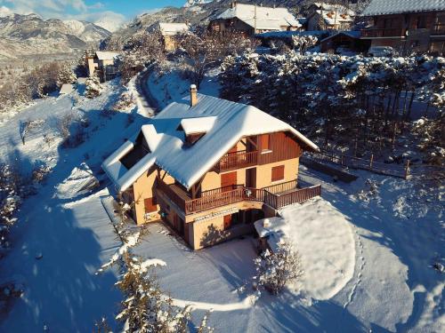 VILLA PINHA - Beautiful mountain villa with views