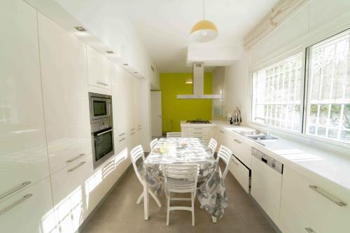 設施, Villa Oasis Chotrana in 艾利亞納