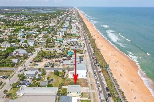 Pier Watch in Flagler Beach, USA