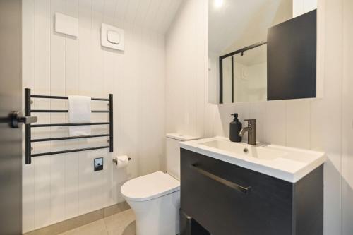 The Little Loop Townhouse - image 2