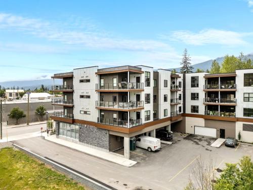 外部景觀, New 2BR in DT Golden with AC, Balcony, BBQ, Sleeps 6 in 戈爾登市區