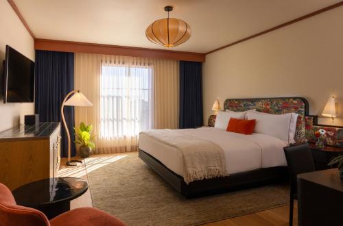Hotel Daphne - main image