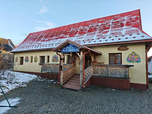 Domek nad wodospadem - Chocholow