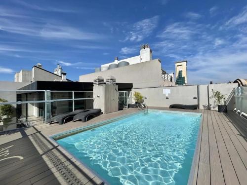 Modern and Warm Apartment