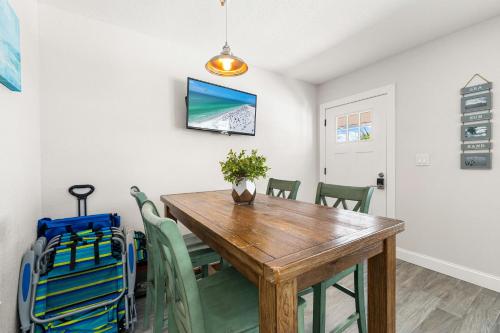 Sun and Sea by Beachside Management - image 19