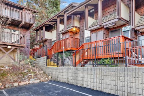 Chairlift lodge#2354 in Big Bear Lake, USA