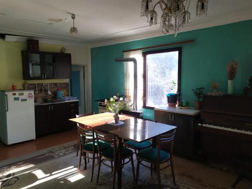 Kitchen, Rossi Rest House in Dilijan
