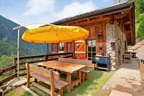 Chalet Berghof Laret - Apartment - Rabbi