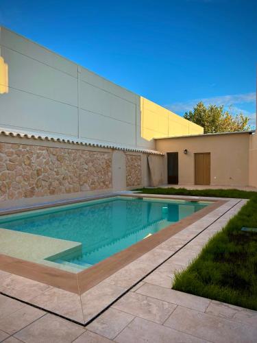 Peldbaseins, La villa de Ramona in Argamasilla De Alba
