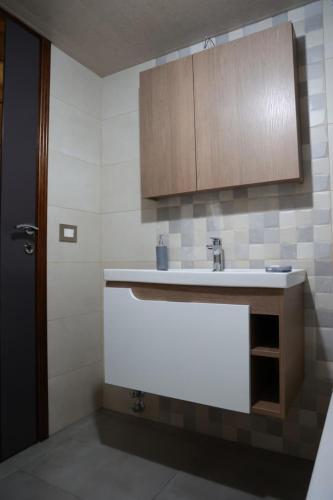 Vannas istaba, Moonvalley in Khraibeh