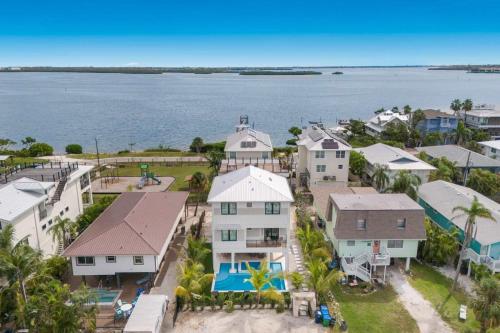 Aqua - Brand New Luxury Beach House on AMI - image 5
