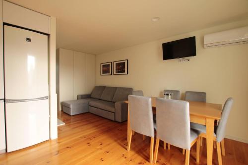 OPORTO GUEST Natária Flats with Parking 4