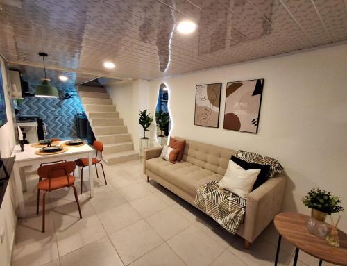 Duplex cerca aeropuerto-cama Queen-Self check in