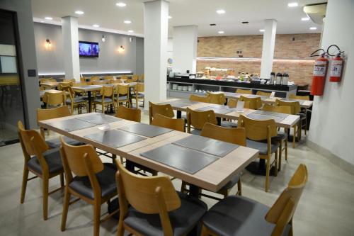 Carlton Plaza Hotel Uberlandia - 레스토랑