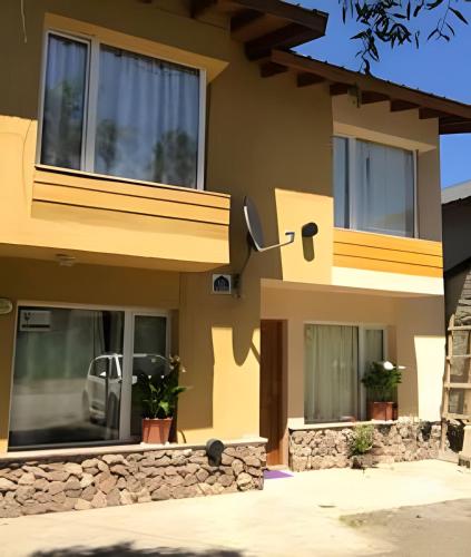 2 bedrooms, 3 beds
