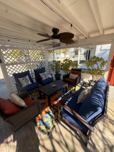 Cozy Beach Rental 1b/1b - St. Pete Beach, FL