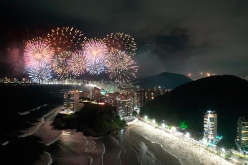 Exterior view, SHB - O Melhor de Pitangueiras c/ Servico de Praia near Padaria Bella Guaruja