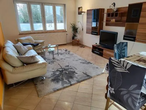 Ferienwohnung mit überdachter Terrasse und Garten - 10 Minuten von Templin in Milmersdorf, Deutschland