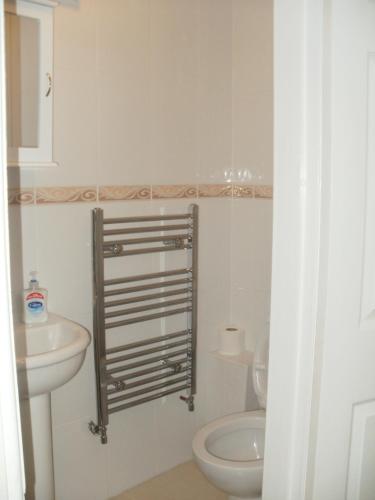 London Heathrow Guesthouse - image 9