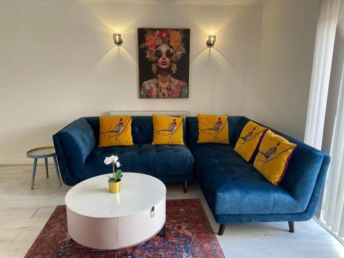 5 bedroom 3 Bathroom townhouse,Parking, Netflix, Pool table, Wifi,Nr Sandwell Hospital and train station gîte à louer Great Barr Hotel