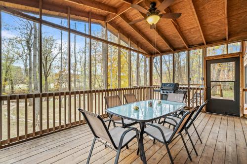 Sleepy Creek Retreat - image 14