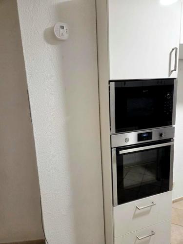 Monteur-Haus Lübeck Berlin Pankow, Reinickendorf, Glienicke-Nordbahn (Monteur-Haus Lubeck Berlin Pankow, Reinickendorf, Glienicke-Nordbahn) in 格林尼克橋