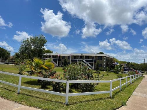Broadview Lovely Apt Close to Beaches in Freeport (TX)