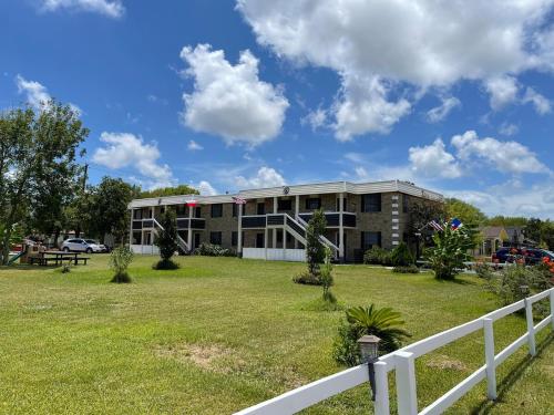 Broadview Lovely Apt Close to Beaches in Freeport (TX)