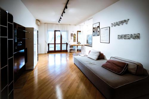 Domus Aqua Luxury Apartment, Rome (photo 2)