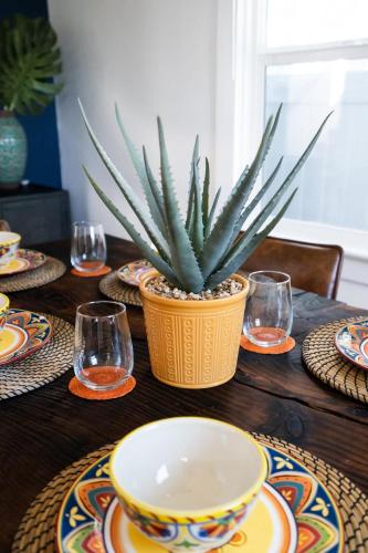 * Bueno Bueno Casita * / 7 min to Downtown / 4 Bdr in San Diego, USA