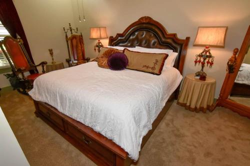 Angeline's Room at The Historic Eureka Inn and Event Center