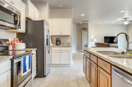 Beautiful Views of Stars & Mtns! Littlefield Home in Littlefield (AZ)