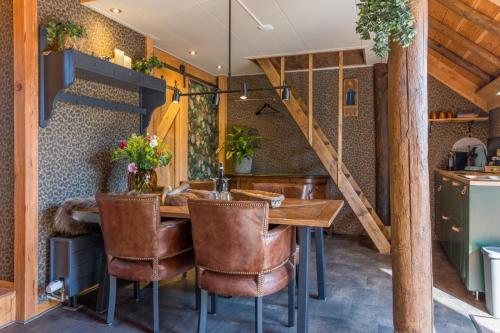 Kitchen, 4 op Dokkum in Dokkum binnen de Bolwerken