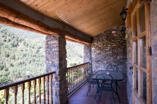 2 bedrooms, 4 beds