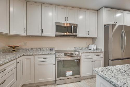 Ski, Fish & Unwind: Peaceful Lake Champlain Home! in Point Au Roche (NY)