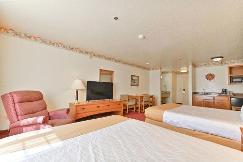 2 queen beds