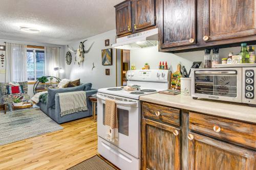 Hidden Creekside Cottage with Hot Tub and Grill! - image 6