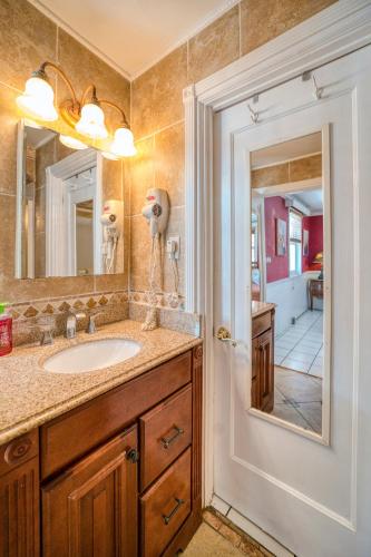 Sinclair Boutique Hotel – Hollywood Beach, FL