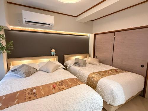 Moto Sakura 403,2 bedrooms with 4 beds, 6 people, direct access to Narita and Haneda Airports, Asakusa and Ueno area, 5 train lines available, Bicycles free rental